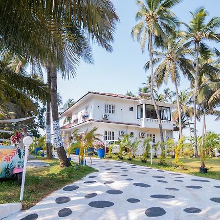 White House In Goa, Truly Amazing Experience Bed and Breakfast Saligao Exterior foto
