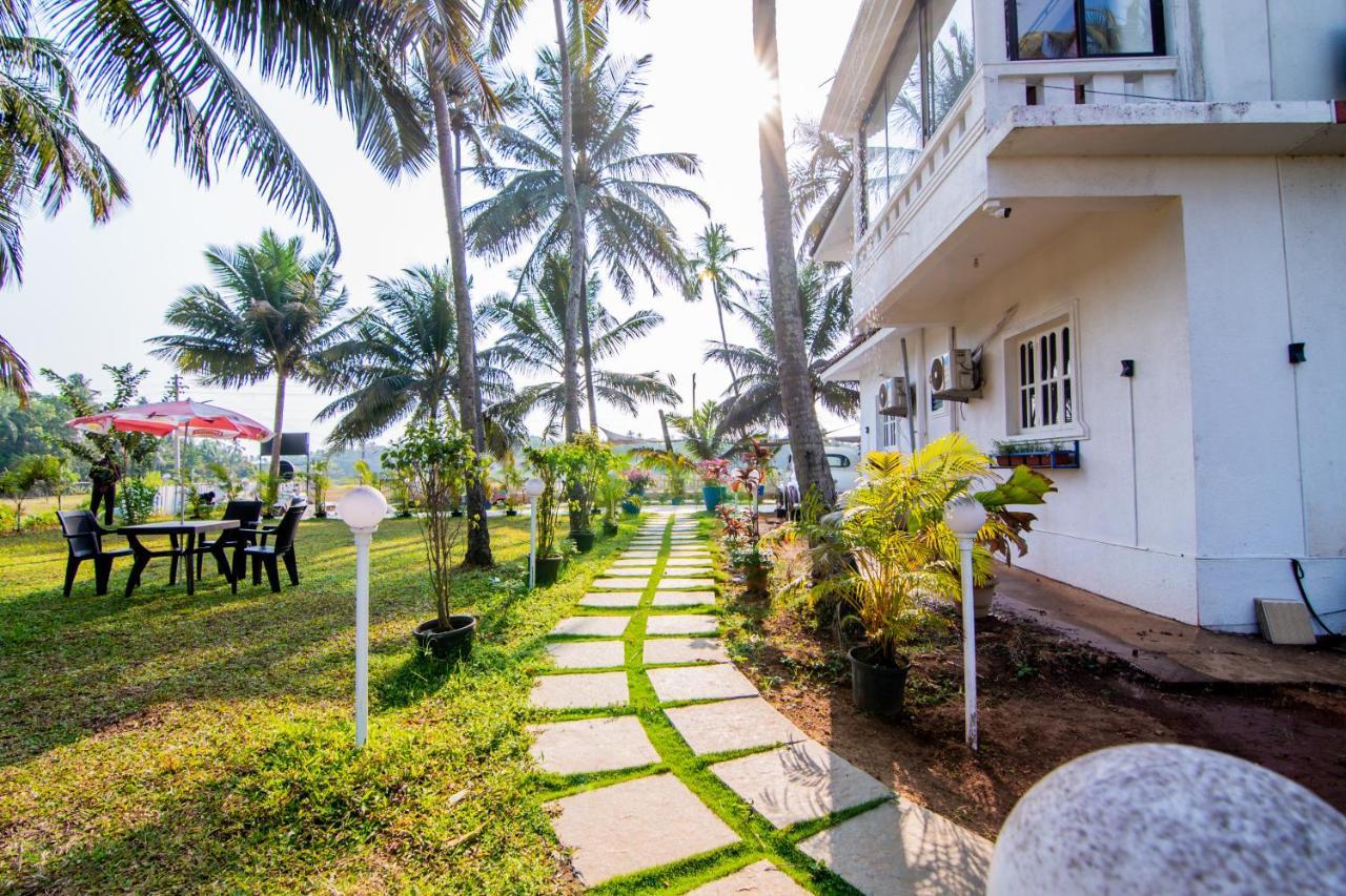 White House In Goa, Truly Amazing Experience Bed and Breakfast Saligao Exterior foto