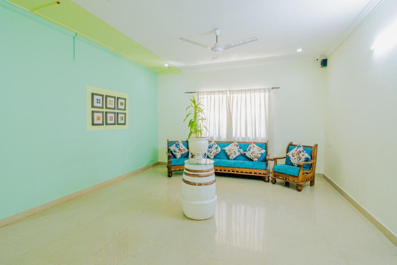 White House In Goa, Truly Amazing Experience Bed and Breakfast Saligao Exterior foto