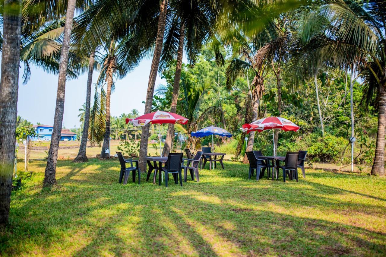 White House In Goa, Truly Amazing Experience Bed and Breakfast Saligao Exterior foto