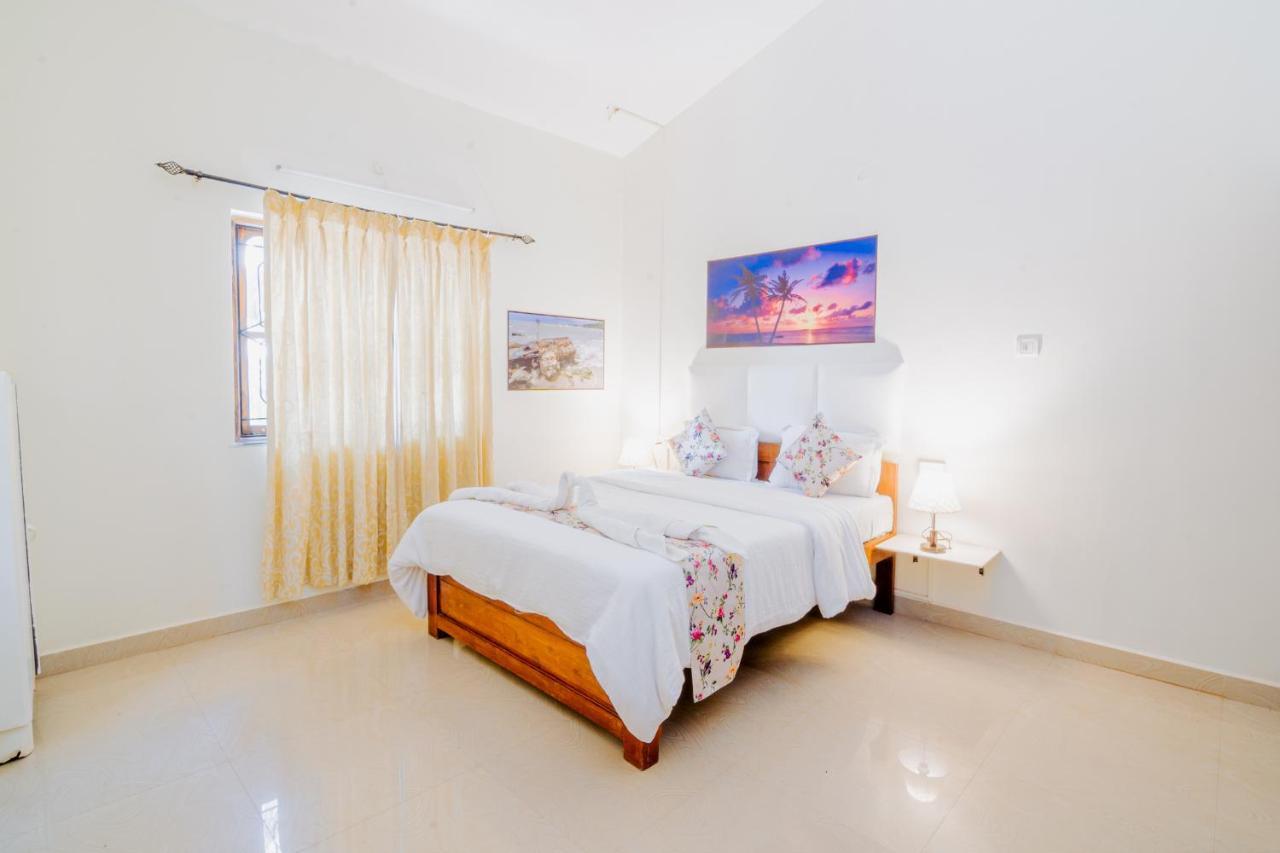 White House In Goa, Truly Amazing Experience Bed and Breakfast Saligao Exterior foto