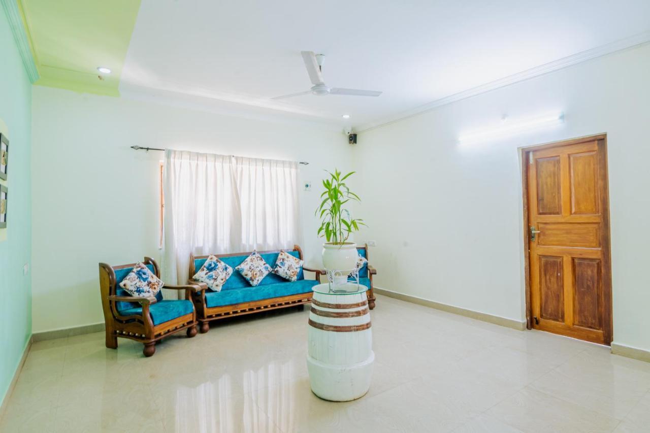 White House In Goa, Truly Amazing Experience Bed and Breakfast Saligao Exterior foto
